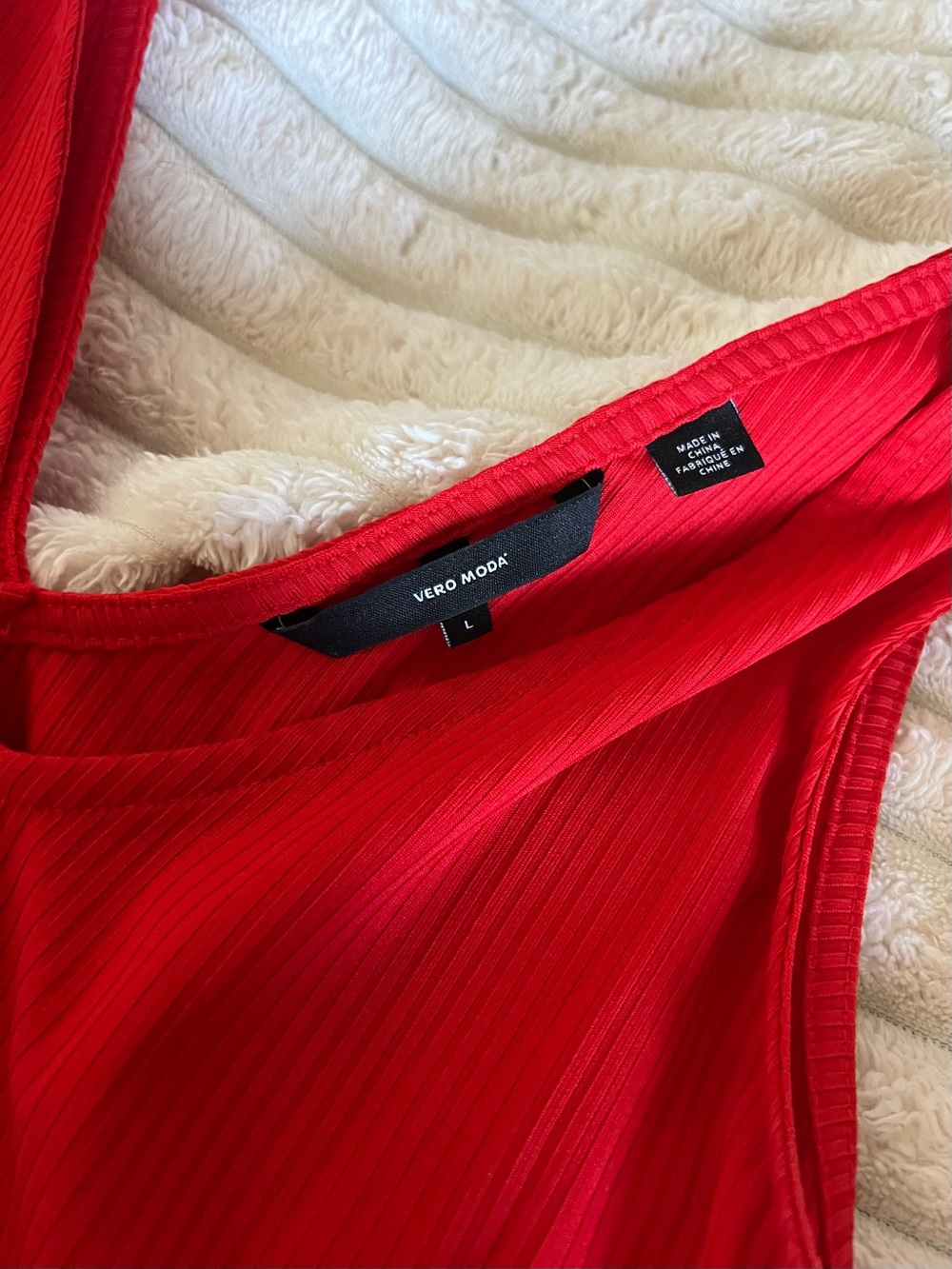 Vero Moda Red Ribbed V-Neck Tank Top - Picture 3 of 3